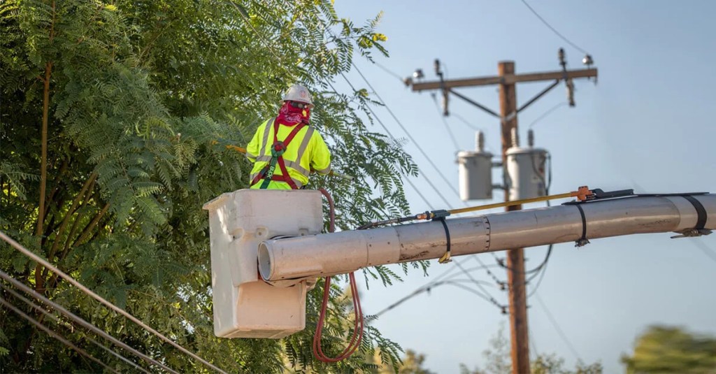 How to Vote in an Arizona Utility’s Upcoming Election Amid Coronavirus