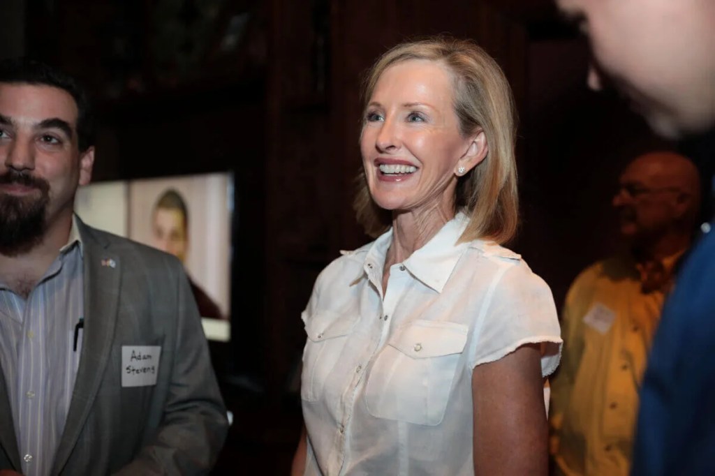 Can Wealthy Establishment Politician Karrin Taylor Robson Convince Voters She’s an ‘Outsider’ and Become Arizona’s Next Governor?