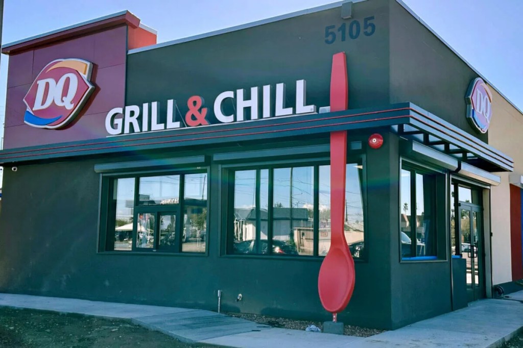 Phoenix Dairy Queen on the Hunt for Missing Red Spoon Statue