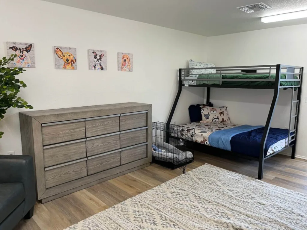 Phoenix Domestic Violence Shelter Now Allows Survivors to Bring Pets