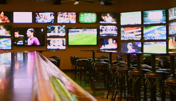 March Madness: 14 Sports Bars Locals Love In Phoenix & Tucson