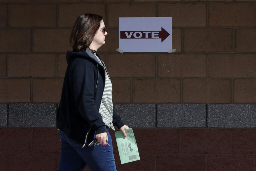 register to vote in Arizona