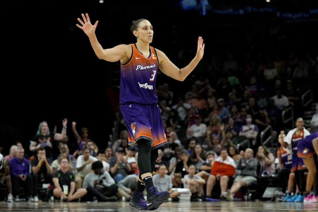 Diana taurasi on the court