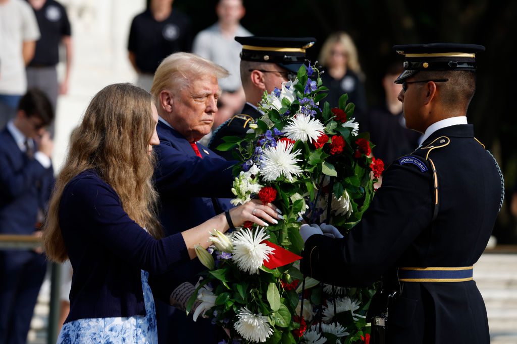 Army criticizes Trump campaign for inappropriate conduct at Arlington National Cemetery