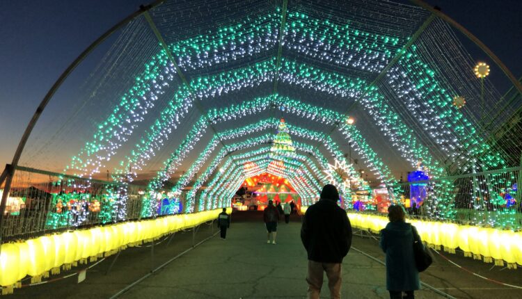 8 Dazzling Holiday Light Displays in Phoenix