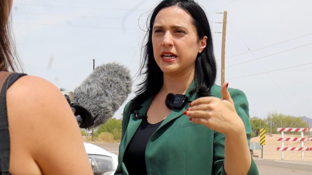 Detained immigrants at Eloy detail dehydration, lack of medical care, and mistreatment