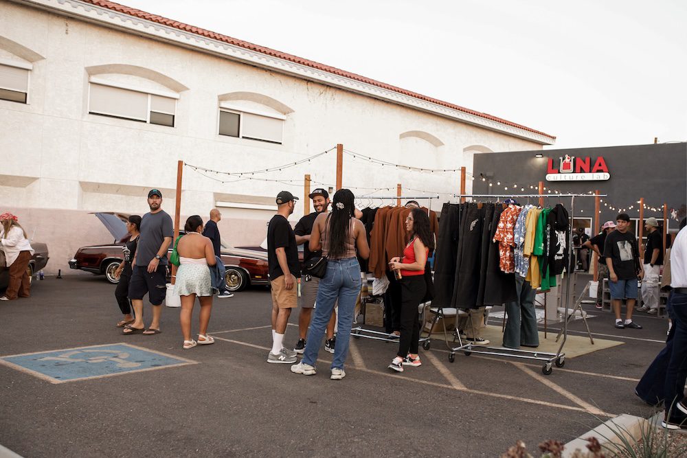 Mental health is a complicated topic for Latinos. Mente wants to help.