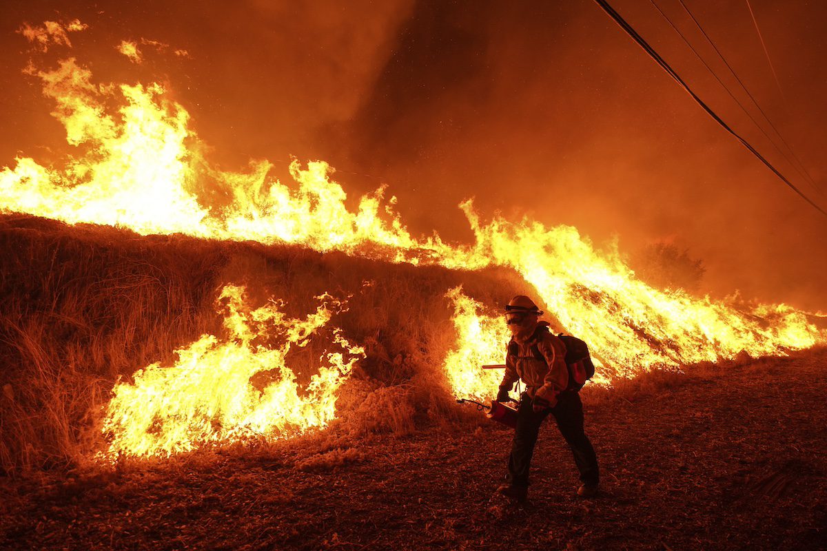 Trump moves to merge wildland firefighting into single force, despite ex-officials warning of chaos Trump moves to merge wildland firefighting into single force, despite ex-officials warning of chaos