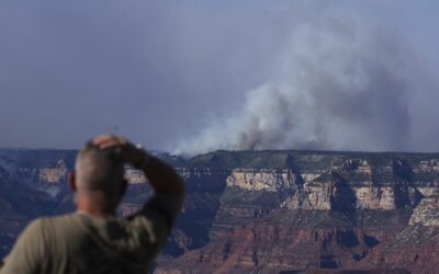 ‘Fire clouds’ over Arizona and Utah wildfires are creating their own erratic climate