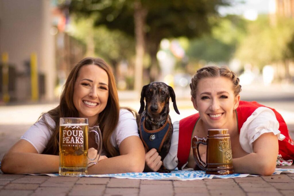 Oktoberfest events typically feature traditional German fare, such as bratwurst, Bavarian pretzels, and schnitzel.