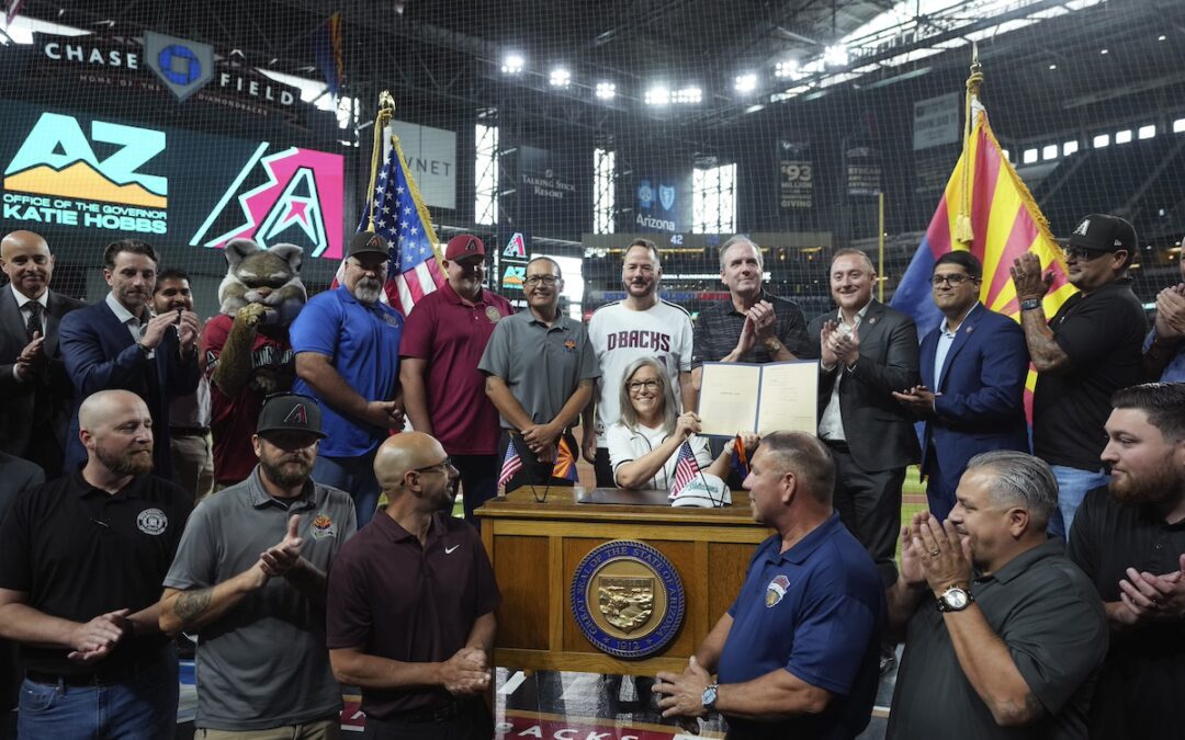 Diamondbacks to remain at Chase Field for 30 years after approval of renovation bill