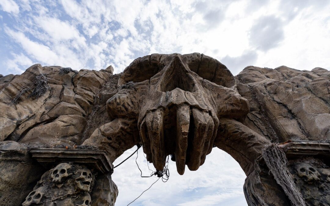 Metro Phoenix haunted house has scary new setup. Take a look inside
