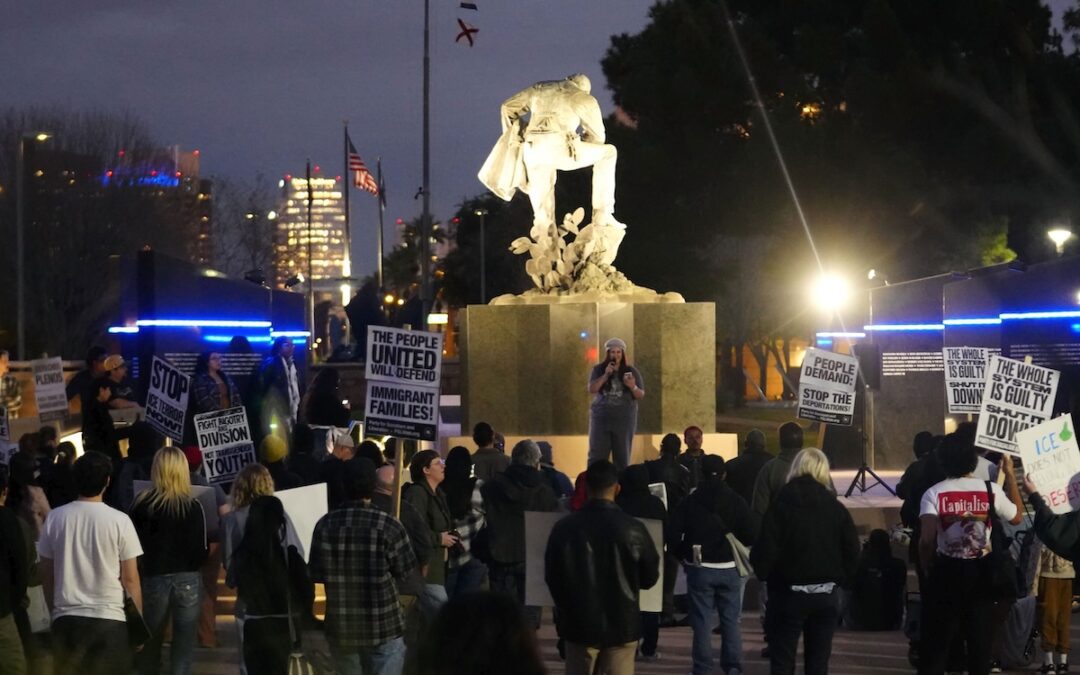 US citizen detained by ICE amid multiple brawls at Phoenix protest