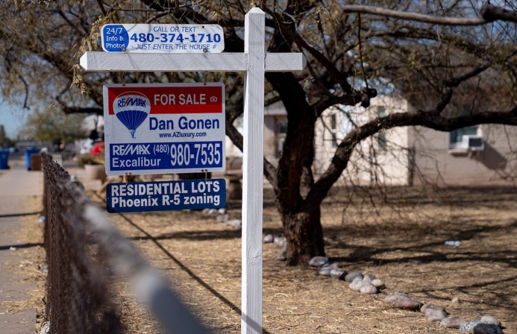 Metro Phoenix’s housing market started 2026 slow. Here’s what to know
