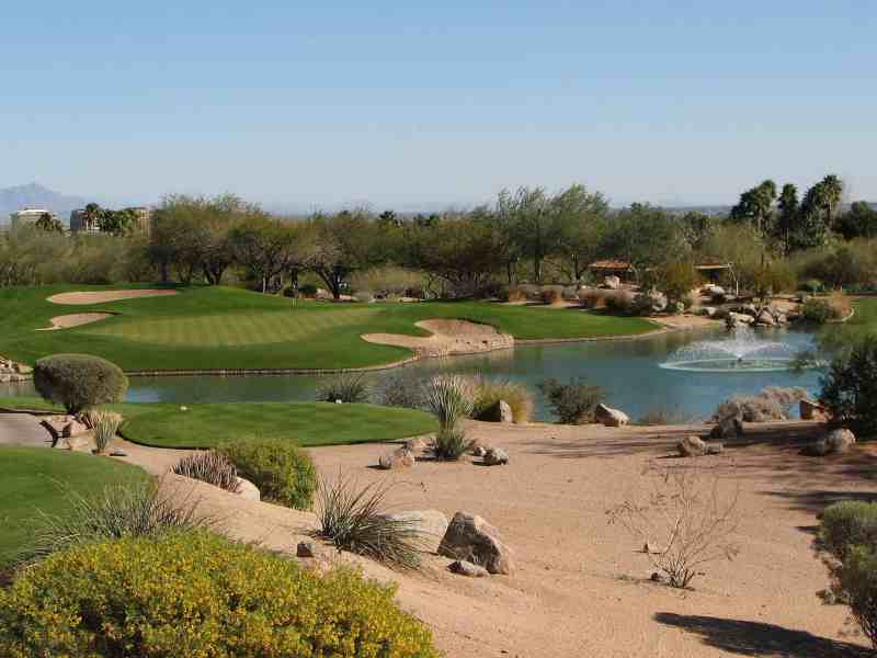 It’s no surprise that many Arizona golf courses top many experts’ lists for best greens in the world.