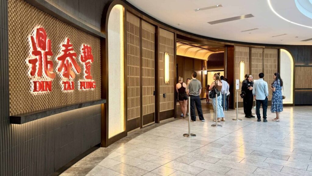 Walking into Din Tai Fung in Scottsdale right now feels less like heading to dinner and more like stepping into the middle of a full-blown dining phenomenon.