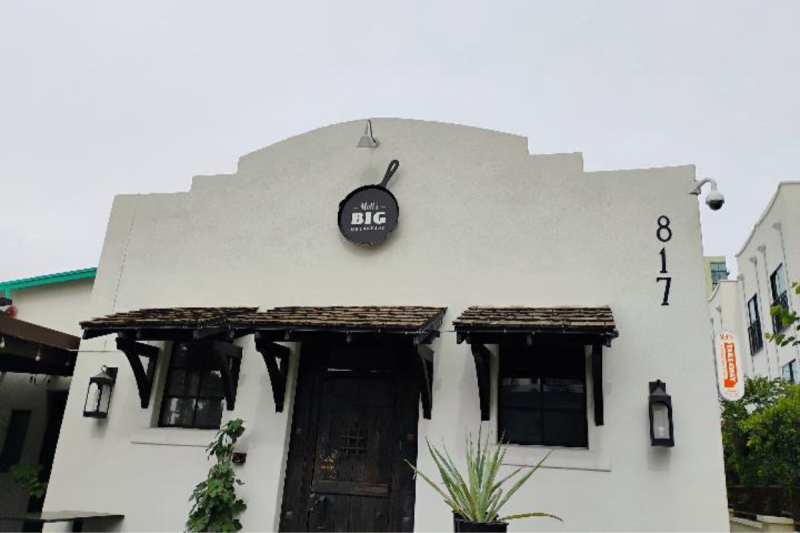 exterior of Matt's Big Breakfast restaurant