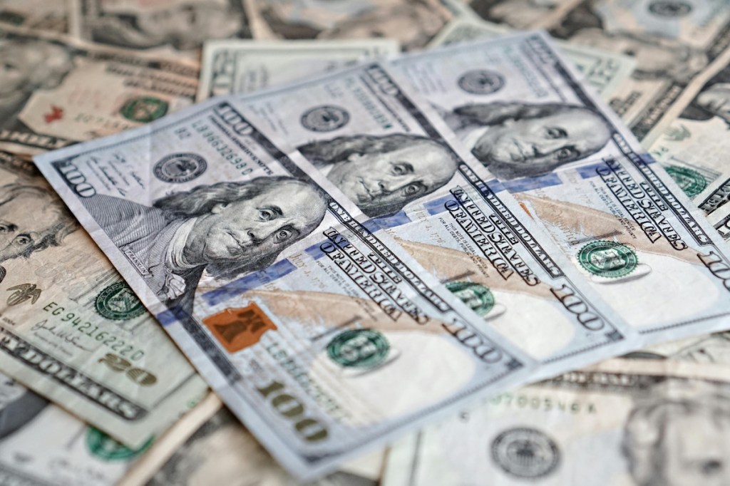 Are you middle class? Here's what you have to make around&nbsp;Arizona