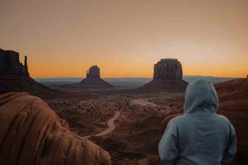 Depending on who you’re talking to, Arizona is either a year-round paradise or a place where humans apparently decided to settle by accident.