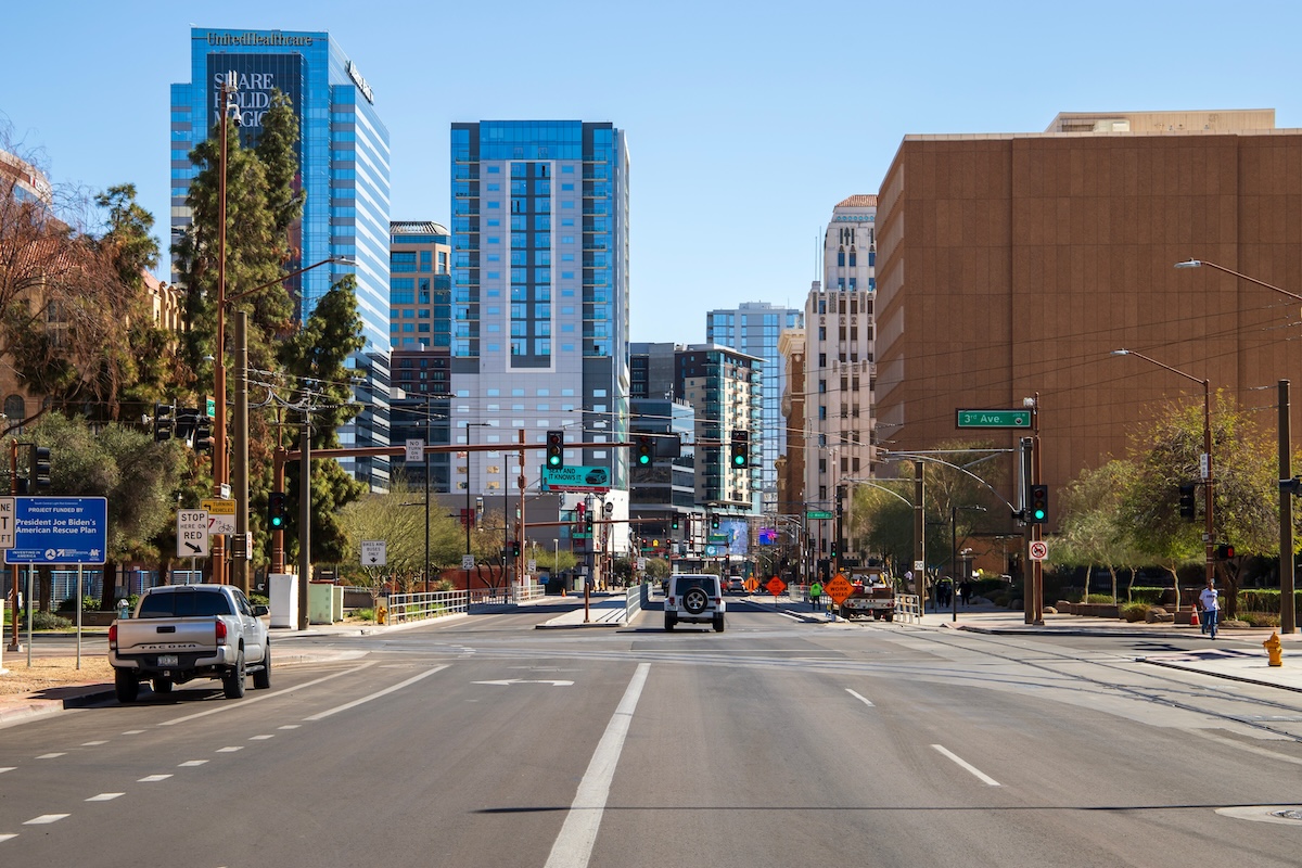 5 ways to evaluate a neighborhood before signing a lease in Phoenix